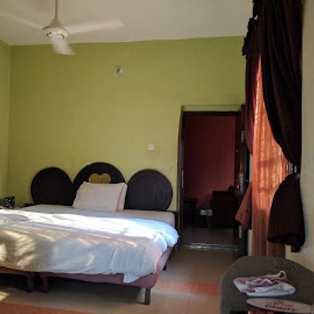 Room In Lodge - Clen-Phil Hotels And Suite Port Harcourt Eksteriør bilde