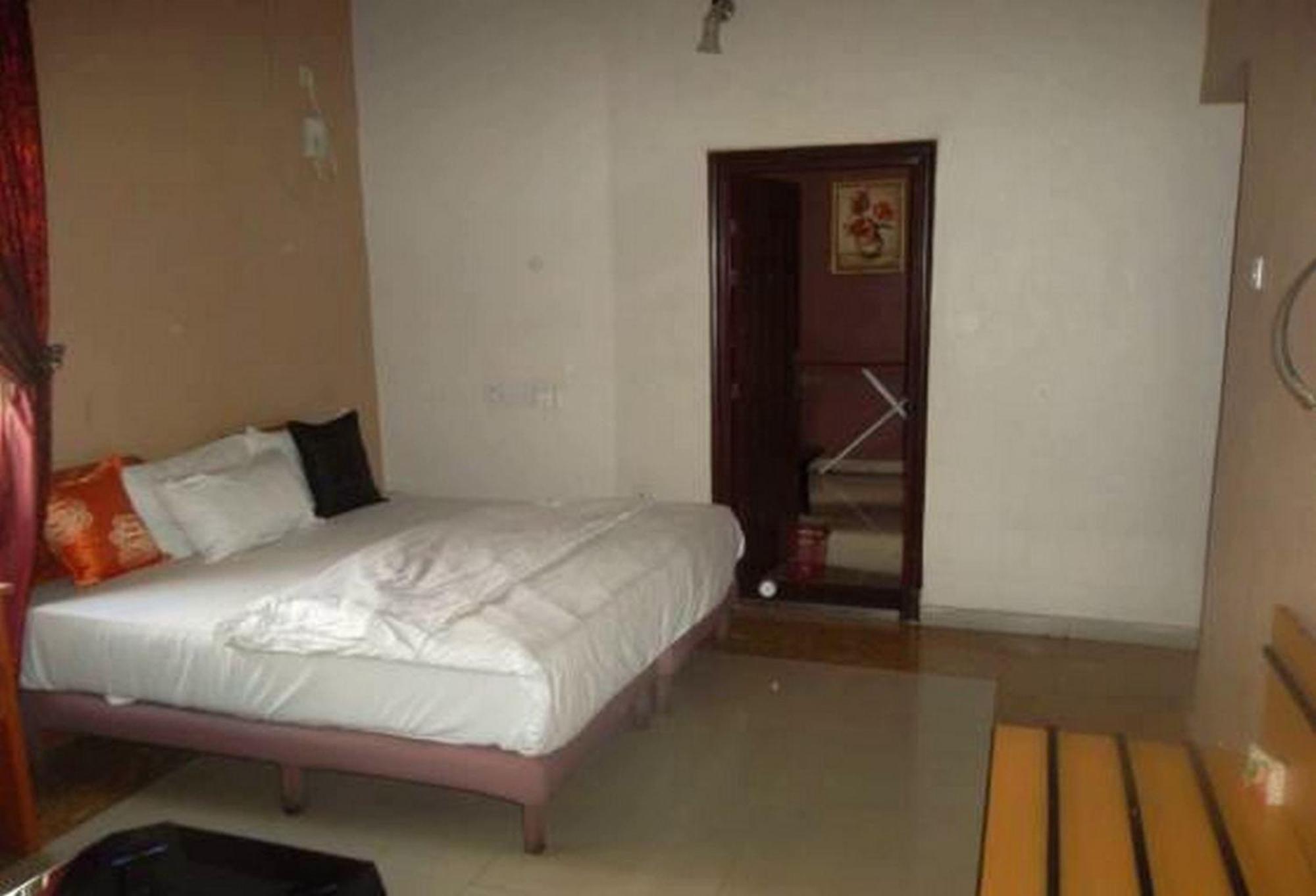 Room In Lodge - Clen-Phil Hotels And Suite Port Harcourt Eksteriør bilde