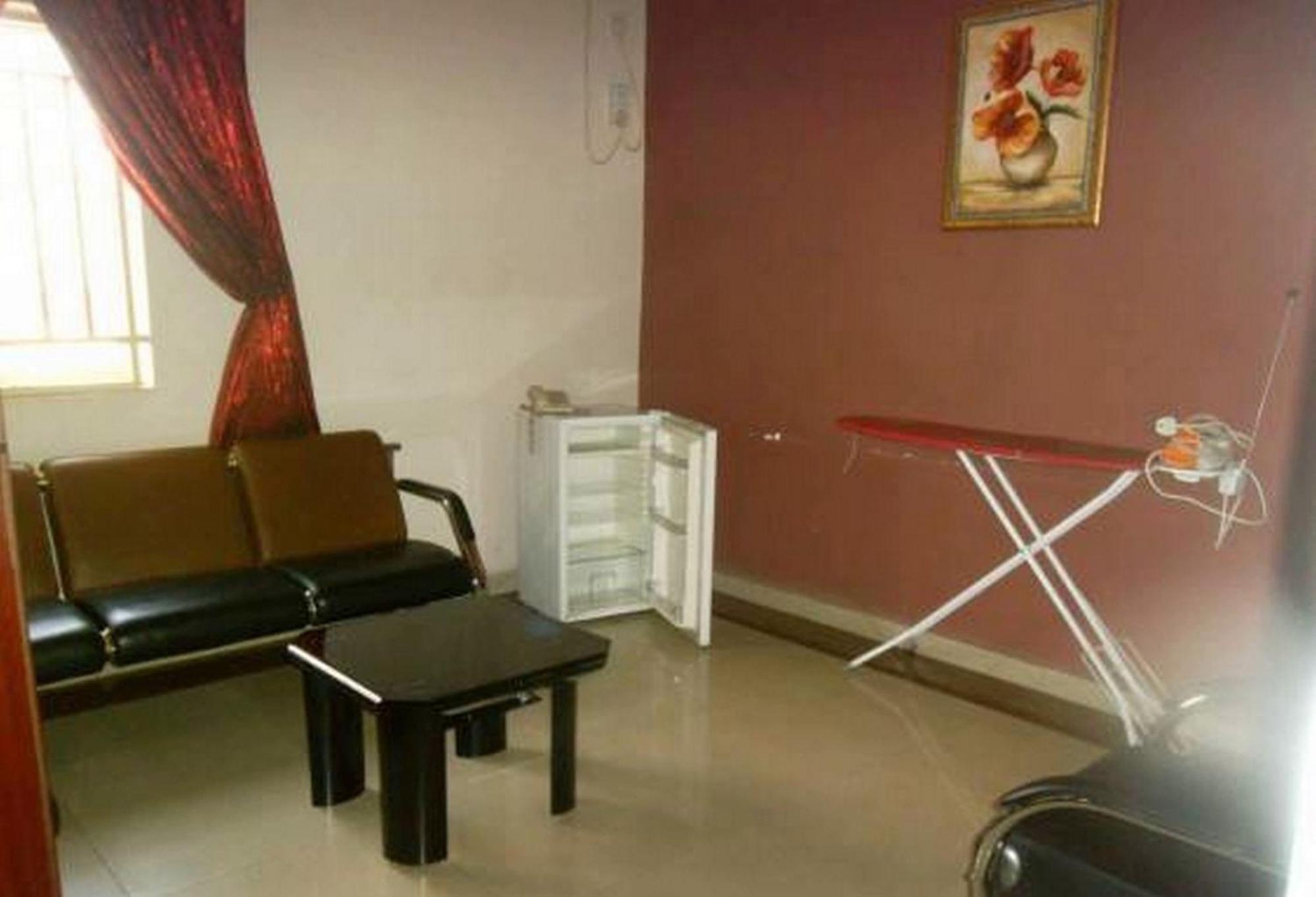 Room In Lodge - Clen-Phil Hotels And Suite Port Harcourt Eksteriør bilde