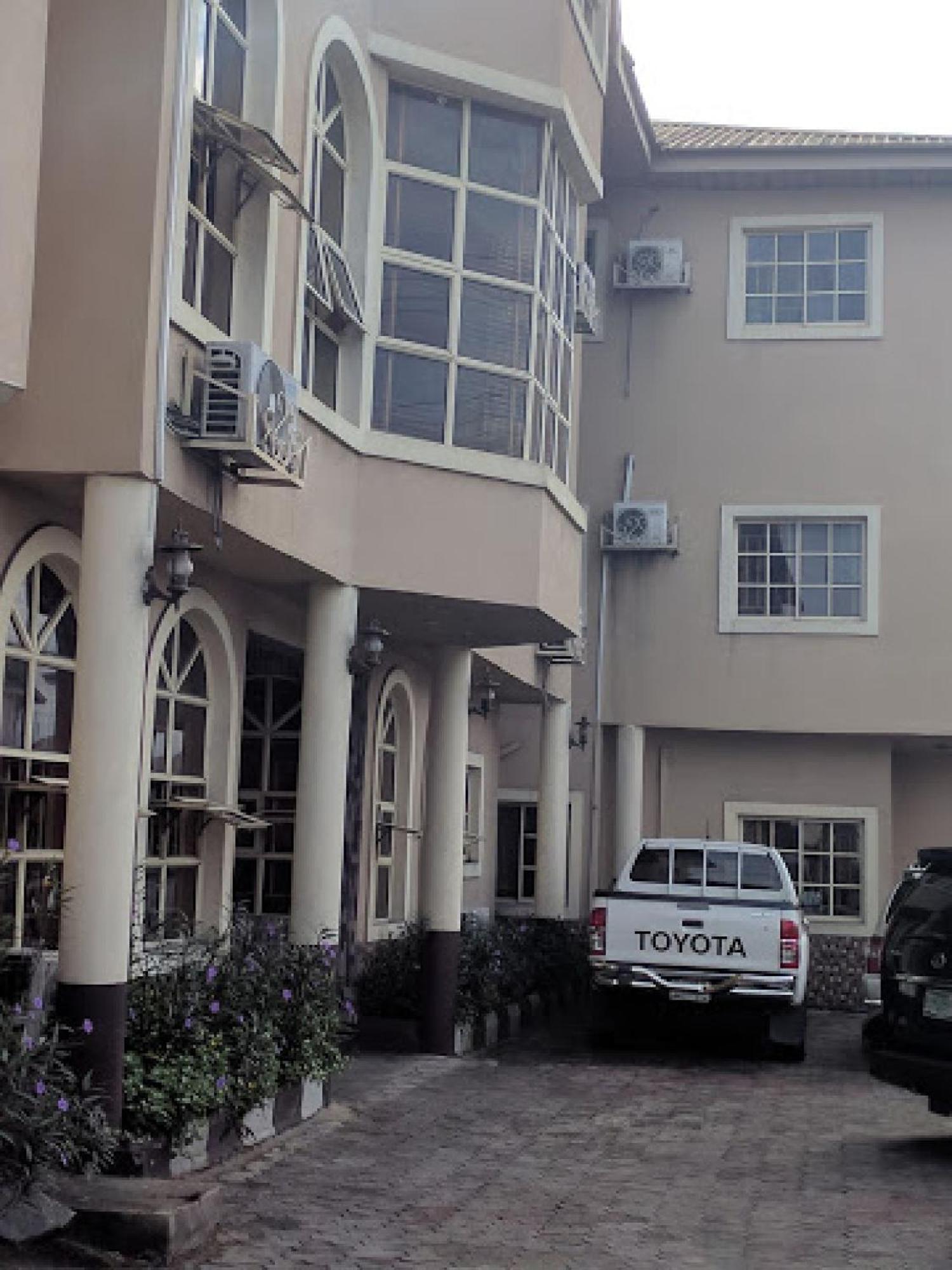 Room In Lodge - Clen-Phil Hotels And Suite Port Harcourt Eksteriør bilde