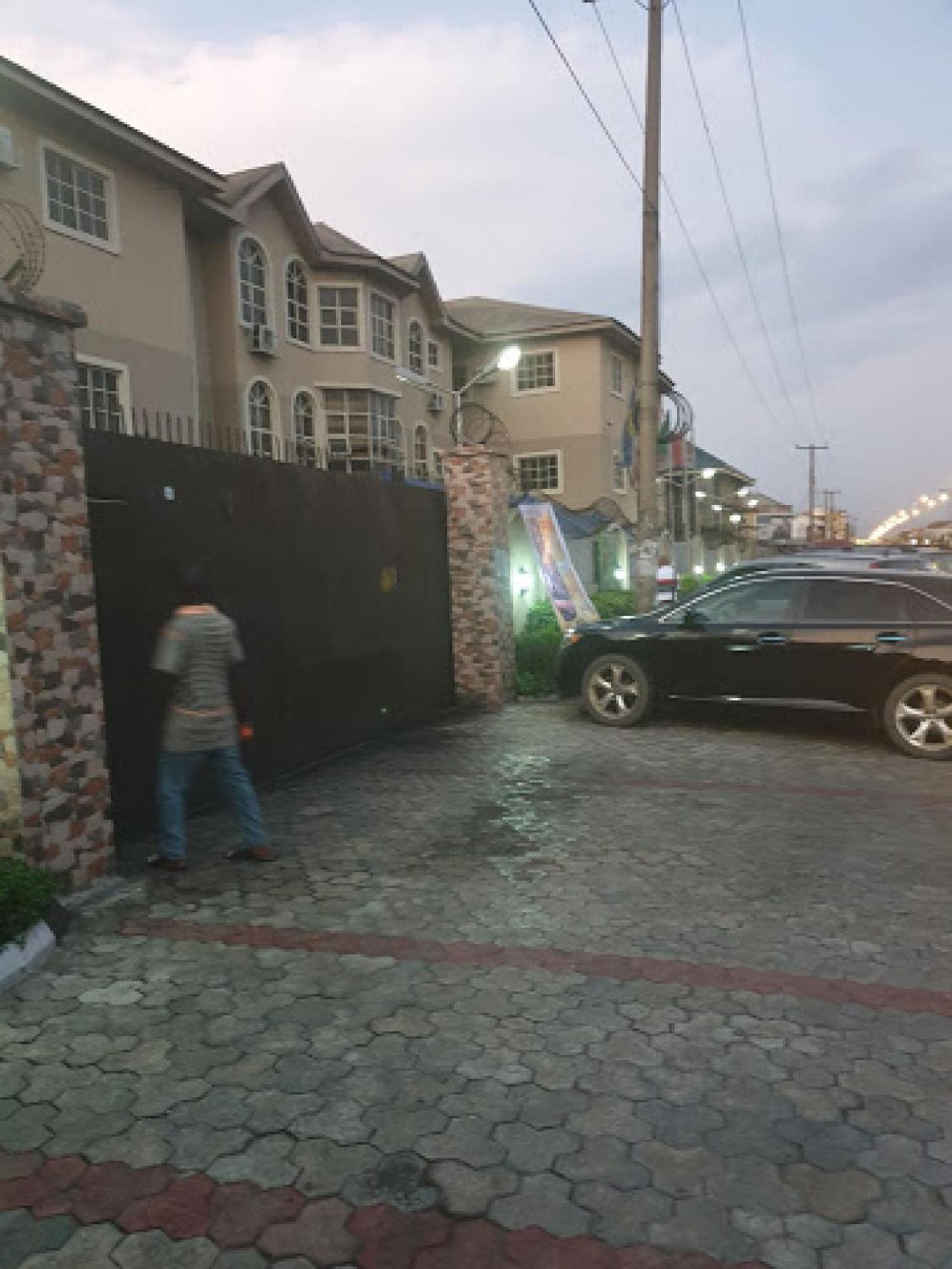 Room In Lodge - Clen-Phil Hotels And Suite Port Harcourt Eksteriør bilde